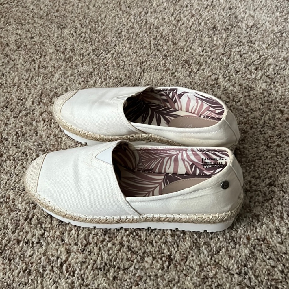 Espadrilles. Madden Girl. Cream color